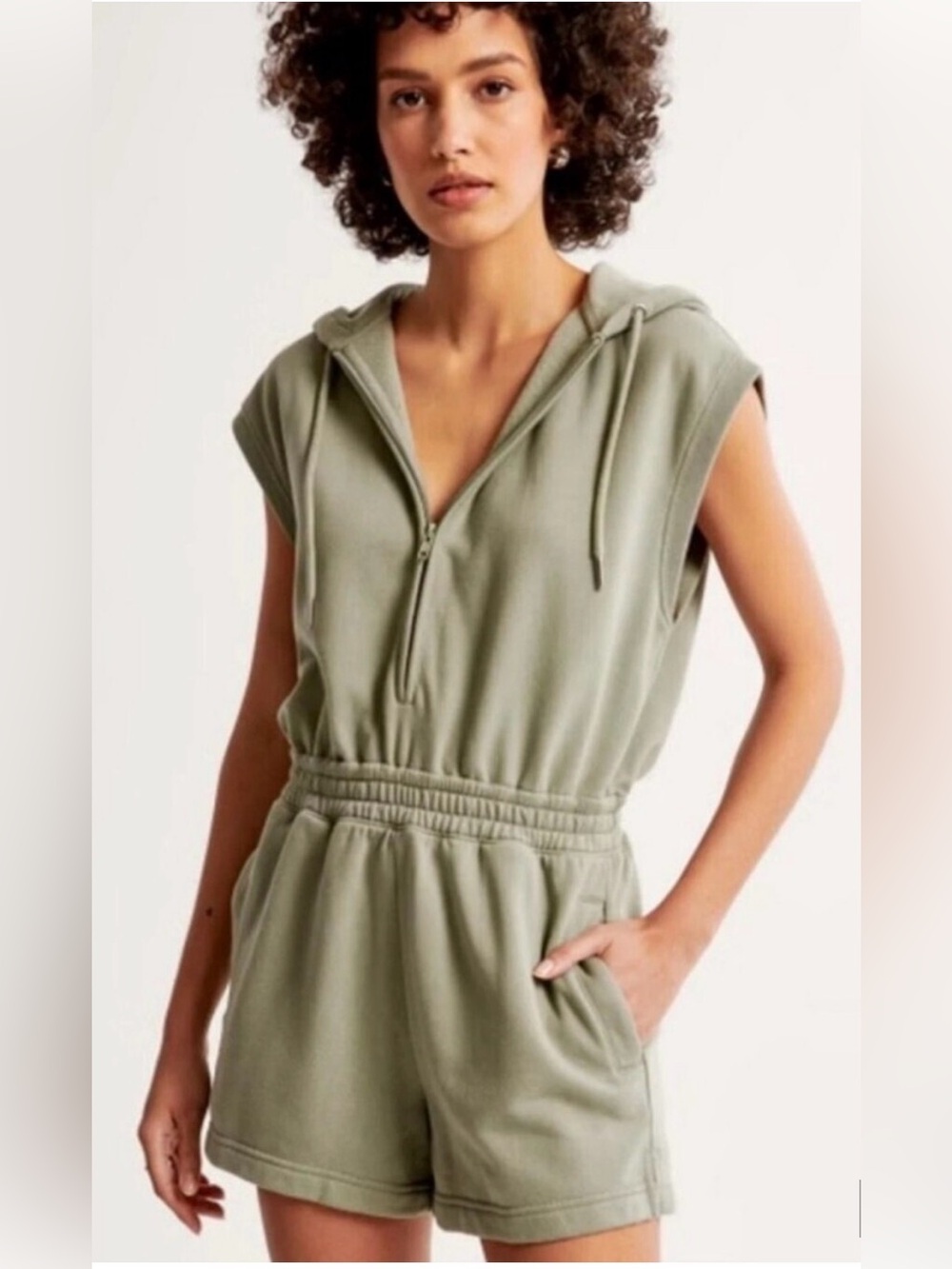 Abercrombie Women’s Hooded Fleece Sleeveless Romper in Sage Green, size XXS Tall
